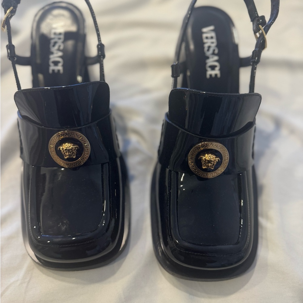 Versace Black Alia Patent Leather Medusa Slingback Pumps size EU 37/US 6 1/2.